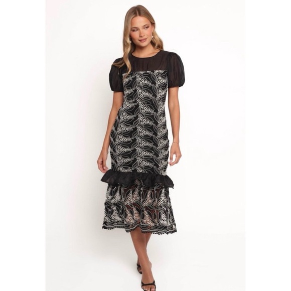 Pfeiffer Peyton Dresses & Skirts - Petal & Pup Midi Dress Black Lace Overlay Puff Sleeve Size S NWT